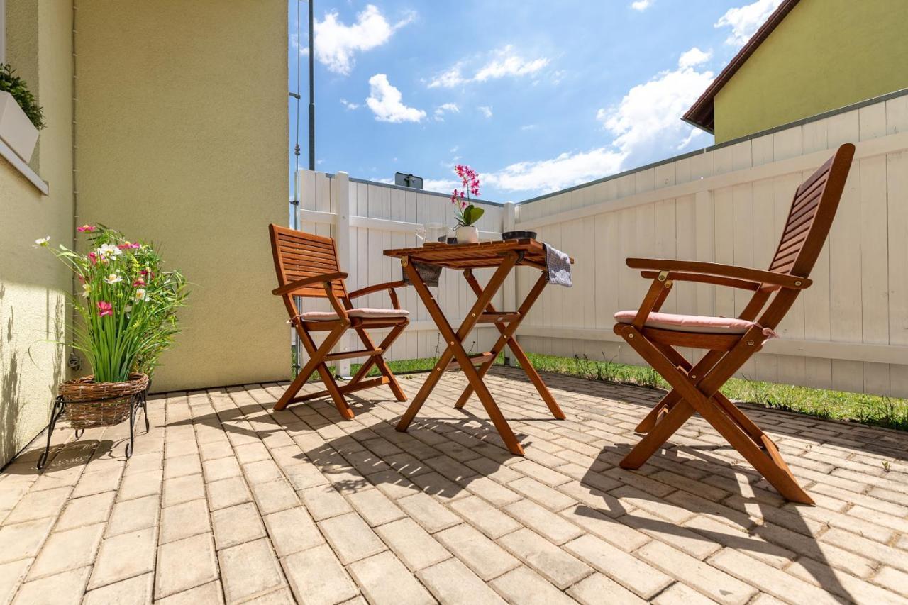 Apartman Dream V Mikulove - Jine Ubytovani Lednice Apartment Exterior foto